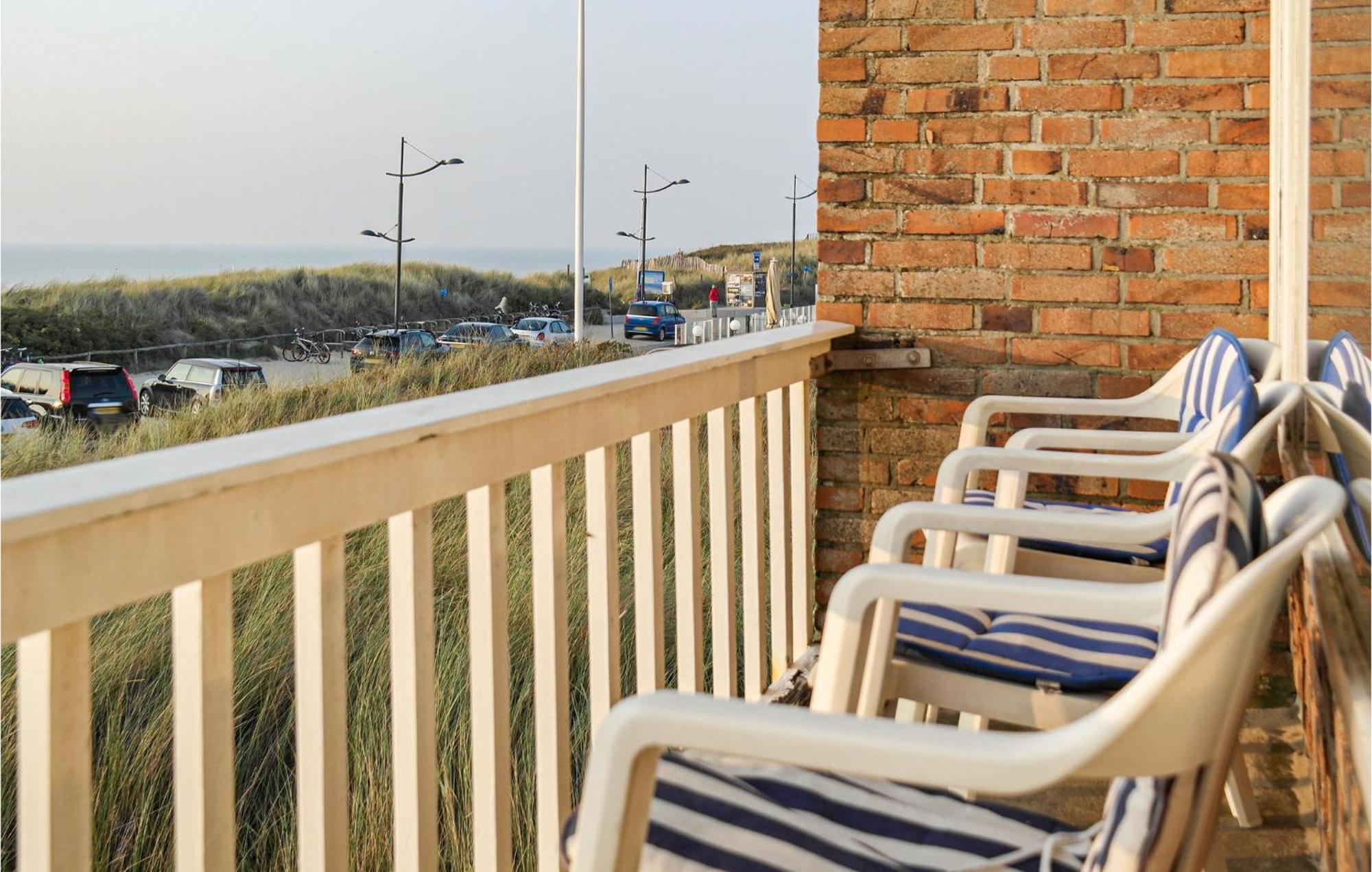Zwaluwnest Vila Bergen aan Zee Exterior foto